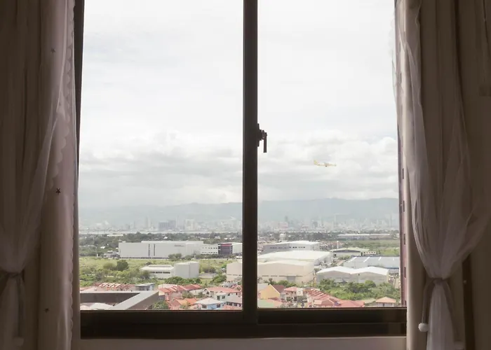 Spacious 1-br Beautiful Sunset View Near Mcia Apartment